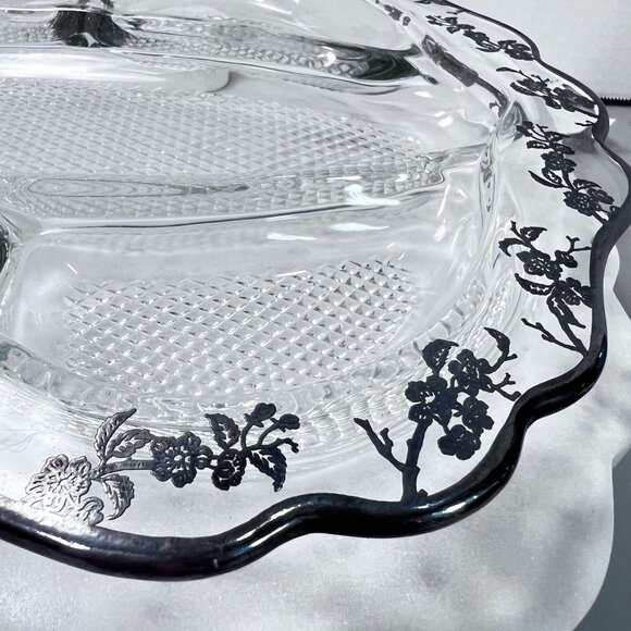 Vtg Divided Glass Relish Tray Silver Overlay Floral Rim Design Textured Sections - Picture 3 of 7